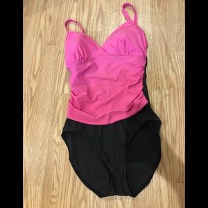 🌼3/$15🌼 Swim Wrap black pink swimsuit Size 8